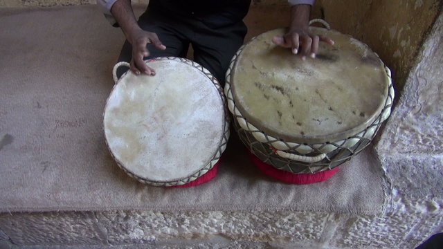 playing on indian tabla drums in Rajasthan, India