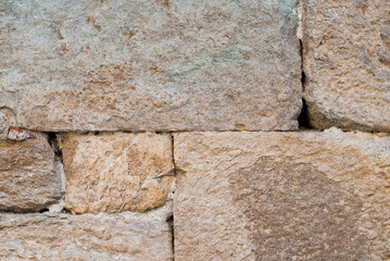 Muro di pietra, trama