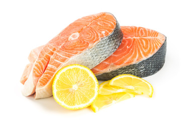 Salmon steak with lemon