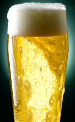 boccale di birra bionda