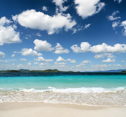 Fototapeta premium White sand beach and blue sky