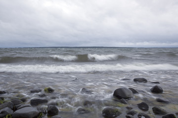 Fototapeta na wymiar Baltic ocean deszczu deszczowy dzień, Ekerum, Szwecja
