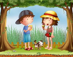 Foto op Plexiglas Honden Een jongen met een glas sap en een meisje met een ijsje