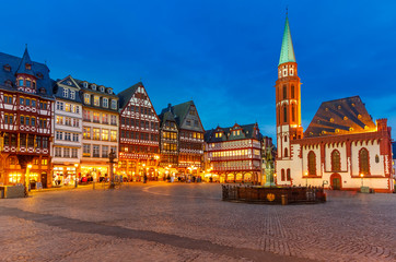 Historic Center of Frankfurt at night - obrazy, fototapety, plakaty
