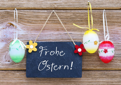 Frohe Ostern - Kreidetafel mit Ostereiern