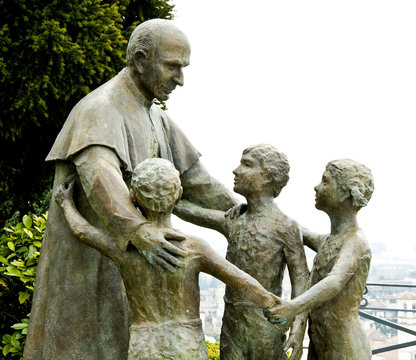 Monumento a Don Calabria - Verona