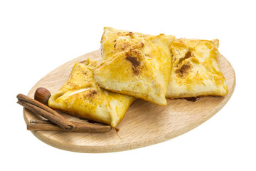 Patty with apple and cinnamon