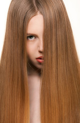 Naklejka premium dziewczyna z długimi blond włosami