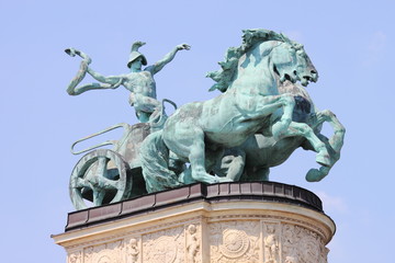 Fototapeta na wymiar Alegoryczny pomnik wojny w Budapeszcie