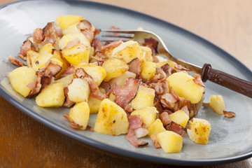 Roasted potatoes with bacon