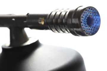 Lötlampe isoliert vor weißem Hintergrund