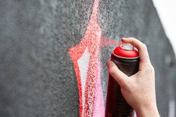 Graffity painter hand