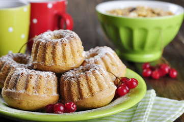 muffins on green plate