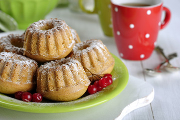 muffins on green plate