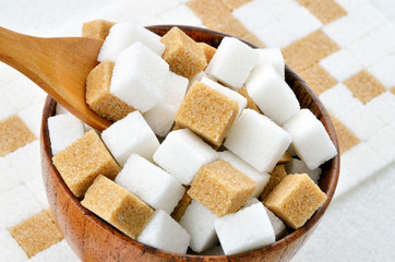 brown and white sugar cubes