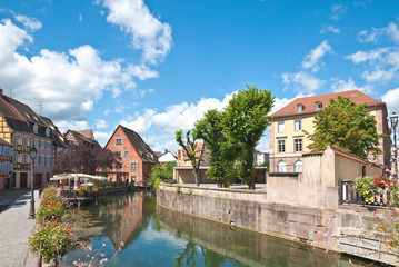 Fototapeta na wymiar Petite Canal Wenecja w Colmar, Francja