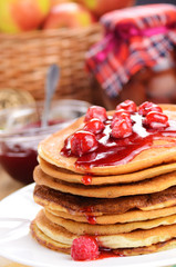 Delicious pancakes with raspberries