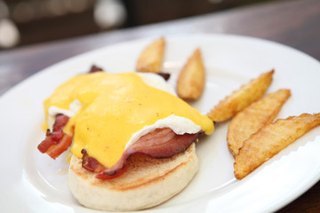 egg benedict