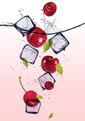 Foto op Plexiglas Fruit in ijs Verse kersen met ijsblokjes