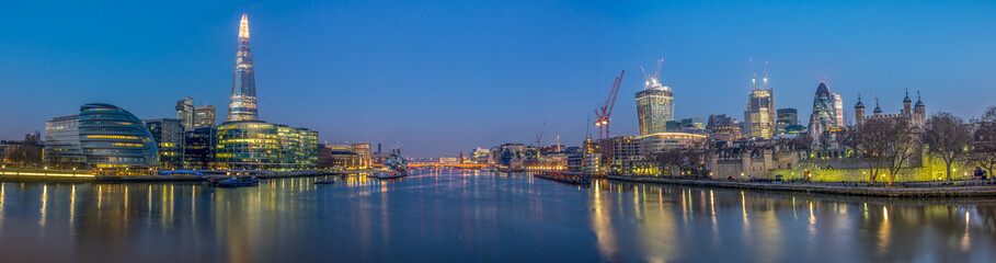 Fototapeta na wymiar Thames Panorama
