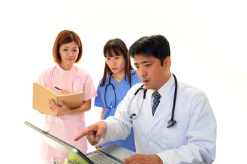 Fototapeta premium 論議中の医療スタッフ