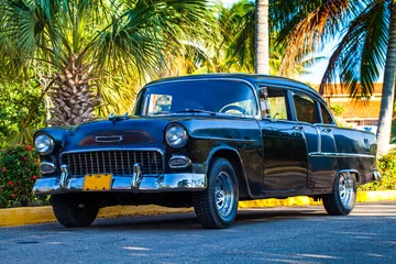 Keuken spatwand met foto Amerikaanse klassieke auto in Cuba © mabofoto@icloud.com