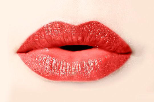 Bouche de femme rouge