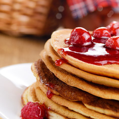 Delicious pancakes with raspberries