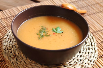 Sopa de pollo y verduras