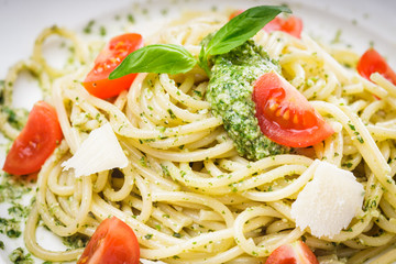 Spaghetti with green pesto