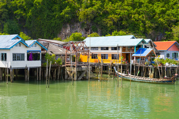 Fototapeta na wymiar Koh Panyee osada na palach w zatoce Phang Nga, Tajlandia