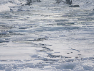 лед на реке