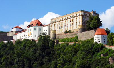 Fototapeta na wymiar Zamek Passau nad Dunajem w Bawarii, w Niemczech.