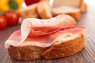 bread with cured ham