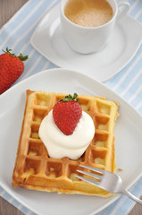 Frische Waffeln zum Frühstück