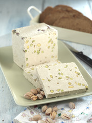 fıstıklı tahin helvası