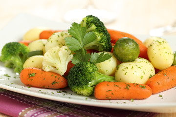 verdure miste saltate in padella con burro e spezie