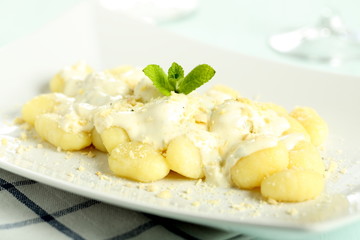 gnocchi di patate con crema di formaggio