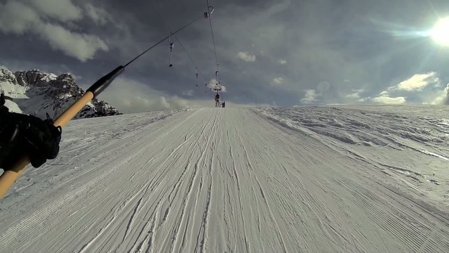 skilift snowboard