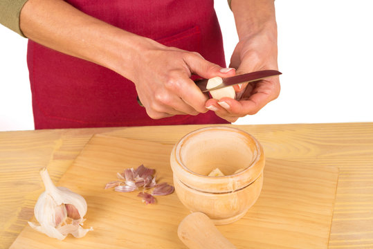 Dicing garlic