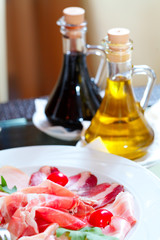 slices of bacon and sauce