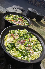 Potée cuite dans chaudron