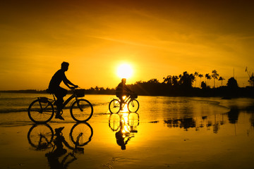 Obraz premium Cycling During Sunset