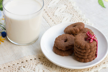 chocolate cookies with milk