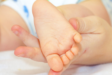 Obraz na płótnie Canvas newborn's feet