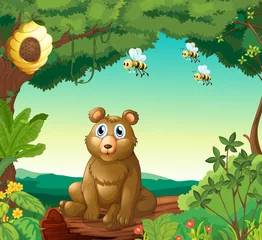 Photo sur Plexiglas Ours Un ours et les trois abeilles dans la forêt