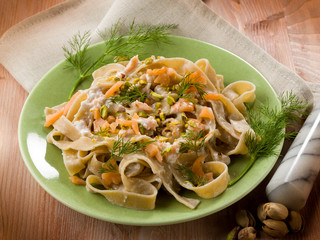 pasta with salmon pistachio and cream sauce