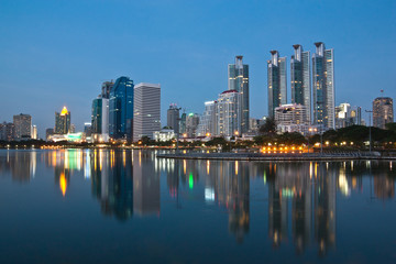 Fototapeta na wymiar View of Bangkok cityscape at twilight