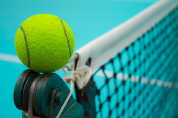 Tennis ball and tennis net