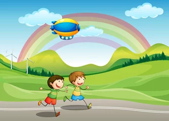 Poster Im Rahmen Kinder laufen mit einem Luftschiff darüber © GraphicsRF